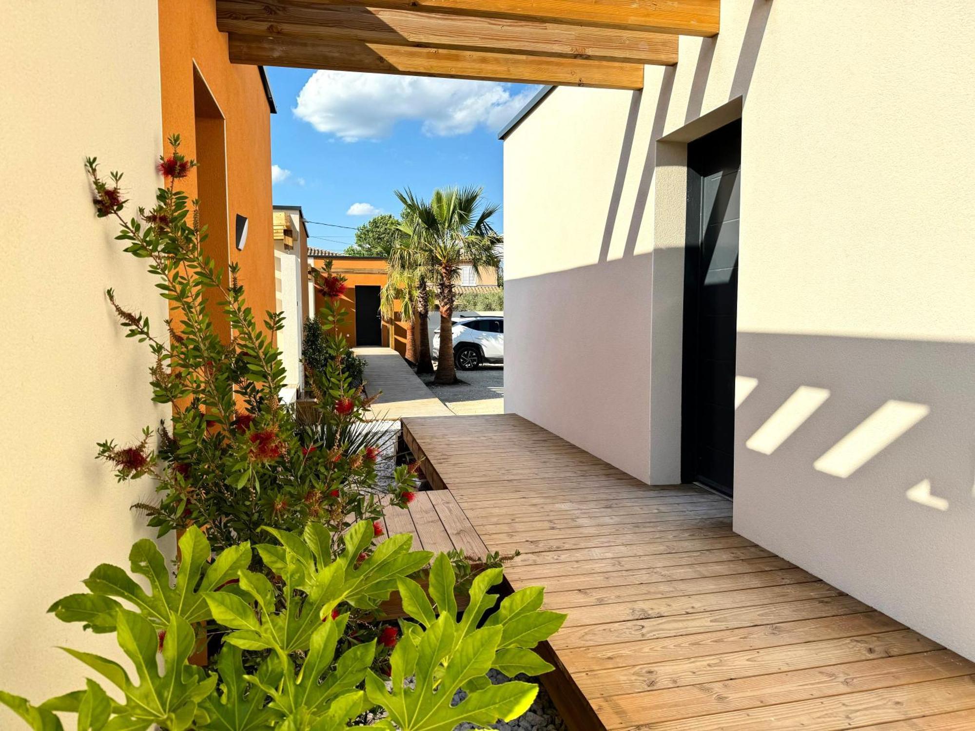 Daya Lodge. LʼIsle-sur-la-Sorgue Exterior foto